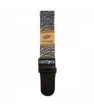 1Strap 1ST008 Elektro Gitar Askısı (Başlangıç/Orta - Enstrüman Askısı)  Standart Dokuma Seri, Ayarlanabilir Toka Sistemi, Evrensel Askı Pini Uyumu  Ölçüler: Genişlik 5 cm, 80-150 cm Arası Ayar