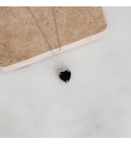 Gümüş Kalpli Aşk Kolye Siyah Taşlı (Gümüş)