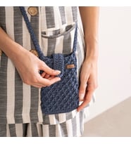 İndigo Mavi El Örgüsü Telefon Çantası - Kar Tanesi Koleksiyonu Çıtçıtlı Mini Kol Çantası - Kadınlara Şık Doğum Günü ve Yaz Hediyesi (10x15 cm)