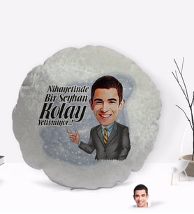 BK Gift Kişiye Özel İsimli Erkek Nihayetinde Karikatürlü Yuvarlak Dekoratif Kırlent Yastık-2