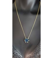 Mavi Zirconia Taşlı Nilüfer Lotus Çiçeği Şık Tasarım 925 Ayar Gümüş Rodiumlu Kolye