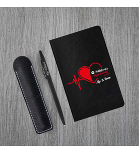 Kişiye Özel  Uv Spotify Kodlu Bizim Şarkımız Baskılı Kalpli  Siyah  Defter  & Siyah Tükenmez Kalem  Seti