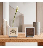 İnşirah Suresi 5. Ayet Hat Sanatı ve Özel Deri Bismillahirrahmanirrahîm İkili Masaüstü Objesi - Hatıralık Dekoratif Obje 10x10 cm, Pudra - Açık Kahve