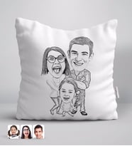BK Gift Kişiye Özel Karakalem 3'lü Aile Karikatürlü Beyaz Yastık-1