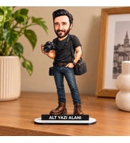 Kişiye Özel Fotografçı Karikatürlü 18 cm MDF Masaüstü Biblo - Fotoğrafçı Hediyesi İş Arkadaşına ve Meslek Sahibine Hediye