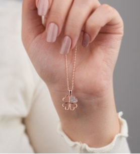 Mode Silver Kalp detaylı yonca gümüş kolye (Rose)