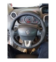 DİKİŞLİ DİREKSİYON KILIFI DAMARLI NOKTALI İTHAL DERİ SİYAH DİKİŞLİ RENAULT KANGO İÇİN HIZLI KARGO