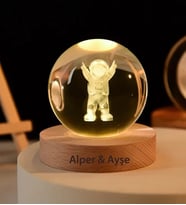 3D Kristal Top Astronot Adam Model Ahşap Standlı Usb Kablolu