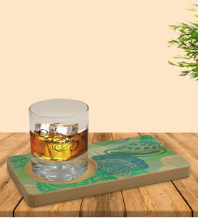 BK Gift Kişiye Özel Deniz Kabukları Tasarımlı Doğal Ahşap Tabaklı Viski Bardağı Sunum Seti Model 1