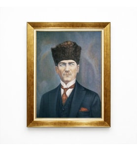 Tablore Kalpaklı Atatürk Tablosu Altın Çerçeveli - Yağlı Boya Görünümlü Atatürk Portresi Duvar Dekoru