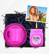 Renkli Türk Kahvesi Fincanı, Kokulu Cam Mum ve Fotoğraflı Hediye Seti (Pembe)