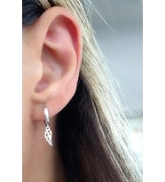 Melek kanadı figurlu gümüş minimal tek küpe