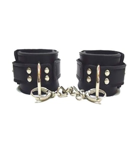 Fantezi Siyah Deri Kelepçe + Erotik Masaj Yağı(Fantasy Black Leather Handcuffs + Erotic Massage Oil)