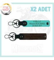 Koyu Kahve-Turkuaz, Motor Sevene Özel, İsim Plaka ve 0 Rh (+) Kan Grubu Yazılı 2'li Set Anahtarlık