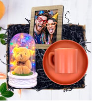 Kişiye Özel Fotoğraflı Hediye Seti Turuncu Kahve Fincanı ve Renkli Led Işıklı Fanus (Model 6)