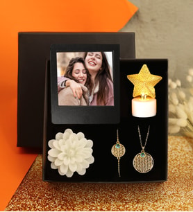 Özel Kutusunda Kişiye Özel Mini Palaroid Çerçeve & Bileklik & Zirkon Taşlı Kolye & Led Yıldız ıIşık & Dekoratif Mum Hediye Seti