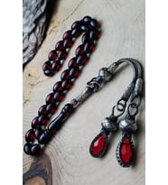 Gümüş Kazaz Püsküllü 7x11mm Kırmızı Sürmeli Kehribar Tesbih (Çok Renkli)