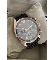 Özel Saat Kutusu ile Erkek Kol Saati Metal Kordon Siyah Rose Gold Renkli Arkadasa Abiye Babaya Amcaya Sevgiliye Kocaya Enişteye Kardese Ese Dayiya Sevdiklerinize Dogum Gunu Özel Gün İçin Kol Saati Hediyelik Avantajlı Ürün Hediye Anı