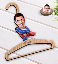 BK Gift Kişiye Özel Süper Adam Karikatürlü Standart Boy Ahşap Elbise Askısı-1