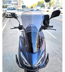MOTOCAM Küba Newlight 125 Pro Ön Cam 2023-2026 Model 58cm Füme Renkli 4mm ORİJİNAL BOYLU