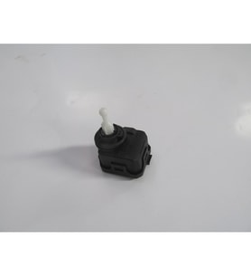SEAT CORDOBA- 00/02; FAR MOTORU (12V)(YAN SOKET GİRİŞLİ) (BFN) 1J0941295C 1213-100M