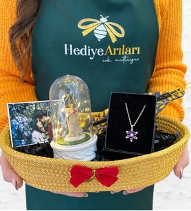 Kişiye Özel Hediye Sepeti  Işıklı Şans Melekli Fanus & Lotus Kolye & Ahşap Tütsülük