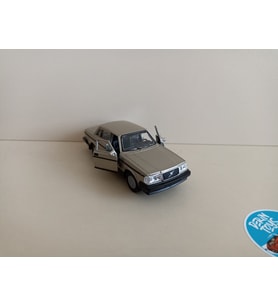Volvo 240 GL Metal Model Oyuncak Araba 12 Cm ( ÖZEL PLAKALI ) (Krem)