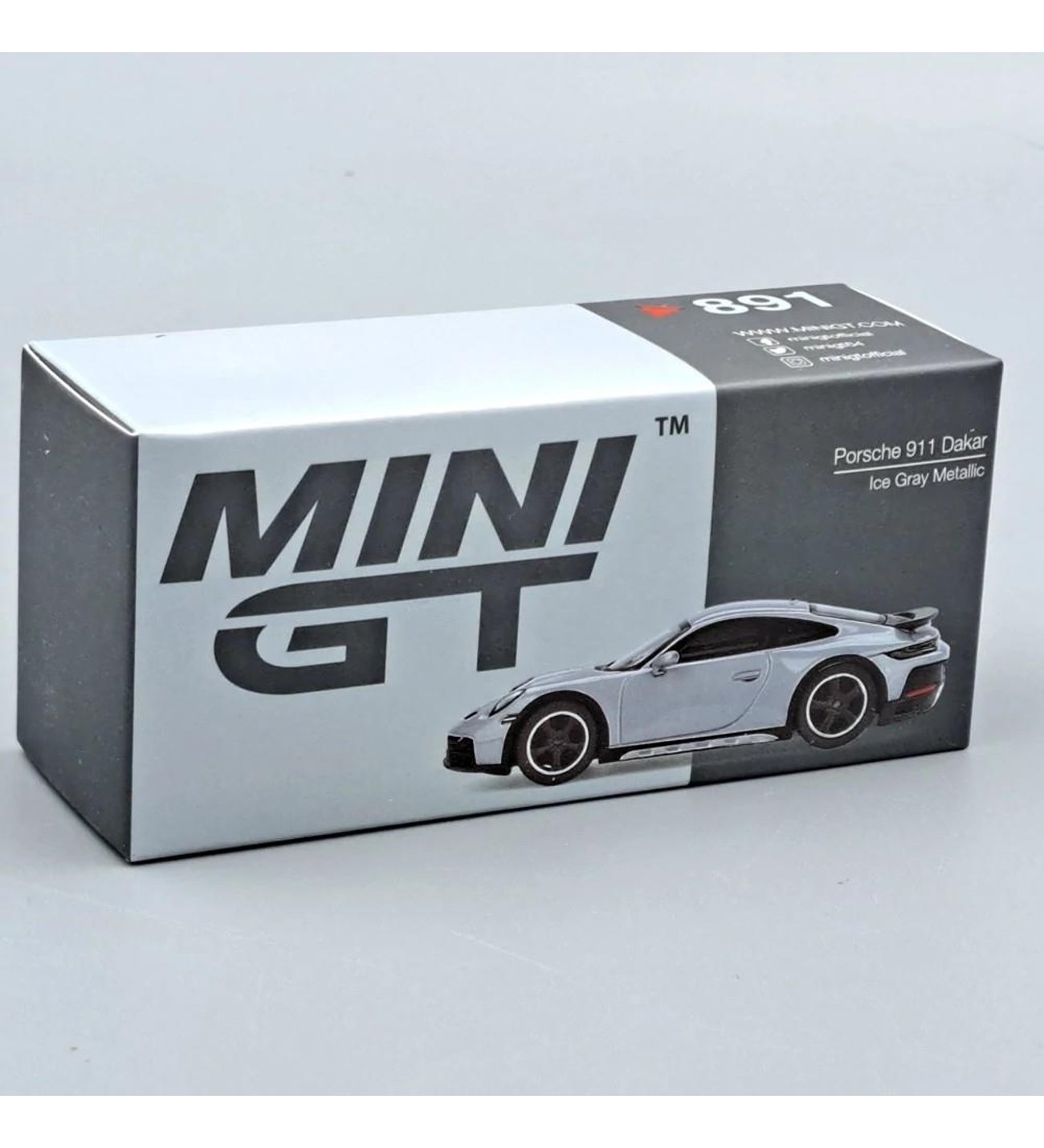 Mini GT 891 Porsche 911 Dakar Ice Gray Metallic 1/64 Model Araba