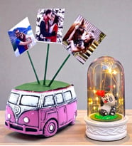 Kişiye Özel Hediye Seti Led Işıklı Fanus ve 3 Fotoğraflı Pembe Vosvos Saksı (Model 4)