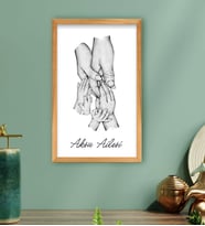 BK Gift Kişiye Özel Siyah Beyaz El Ele Tutuşan Aile Tasarımlı Ahşap Çerçeveli Tablo-3 40x25cm, Anneye Hediye, Aile Hediyesi