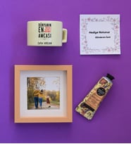 Kişiye Özel Amcaya Hediye Hediye Kutusu - Kişiye Özel Lüks Pastel Fincan, El Kremi, Ahşap Fotoğraf Çerçevesi Mühendisler Günü Hediyesi (Sarı)