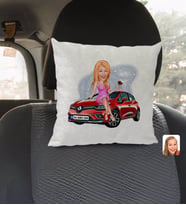 BK Gift Kişiye Özel Plakalı Kadın Renault Clio Karikatürlü Kare Araç Koltuk Yastığı-1