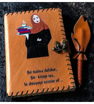 Bir Kitap Seç ve Dünyayı Sessize Al Deri Defter (Kırmızı)