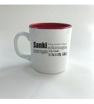 Sanki Herkes Hayatını Yoluna Sokmuşta Baskılı Kırmızı Multi Kupa