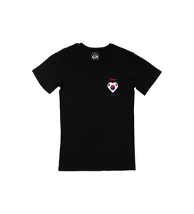 Seul Kore Bayraklı Kalpli Cep Logo Tasarımlı Siyah Tişört