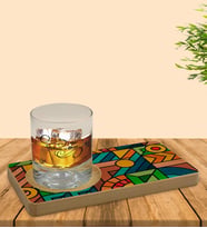 BK Gift Kişiye Özel Modern Art Tasarımlı Doğal Ahşap Tabaklı Viski Bardağı Sunum Seti Model 15