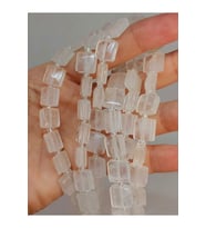 Bileklik Boy Kristal Kuvars Taşı Yandan Oyuklu Kare Kesim 10x10mm Yarım Dizi (18CM UZUNLUĞUNDADIR)