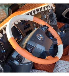 DİKİŞLİ DİREKSİYON KILIFI KREM DERİ TABA DERİ SİYAH DİKİŞLİ MERCEDES YENİ TIR KAMYON İÇİN