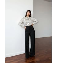 Puantiye Desenli Paris Fularlı Gömlek