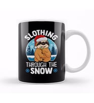 Cute & Funny Slothing Through The Snow Christmas Kupa Bardak Porselen