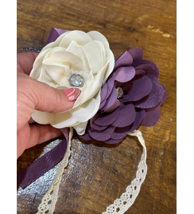 12X8 CM ÇİFT GÜLLÜ PÜSKÜLLÜ TASARIM BROŞ YAKA İĞNESİ