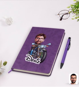 BK Gift Kişiye Özel Erkek Motorcu Karikatürlü Mor Termo Deri Defter Kalem Seti Model 2