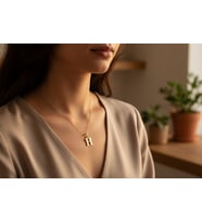 STİL İNCİSİ/XUPING JEWELRY H DÜZ HARF TAŞSIZ KOLYE (Altın)