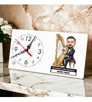Arp Sanatçısı Müzisyen Erkek Karikatürlü Masa Saati
