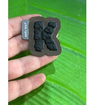 4X3 CM KABARTMA K HARFİ ARMA DİKİŞ GİYİM AKSESUARI (Kahverengi)