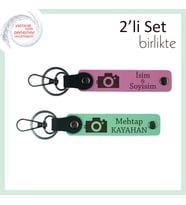 Objektifin Ardındaki Aşk, Kamera Temalı, İsme Yazılabilir 2’li Anahtarlık Seti, Pembe-Açık Yeşil