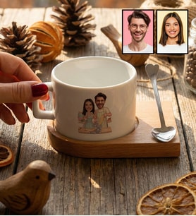 Kişiye Özel Karikatür Yemek Yapan Romantik Çift Fincan, Ahşap Altlıklı, Kaşıklı Sevgililer Günü Hediyesi