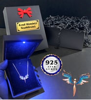 Işıklı Kutusunda 925 Ayar Gümüş Zirkon Taşlı Melek Kolye - Kişiye Özel Yazılı Kutusunda