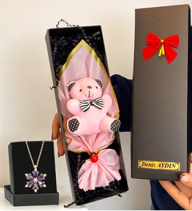 Kişiye Özel İsimli Ayıcık Buketi ve Gerçek Ametist Taşlı Lotus Kolye (Model 2)