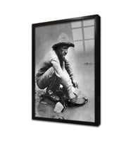 Altın Arayan Adam Çerçeveli Cam Tablo
